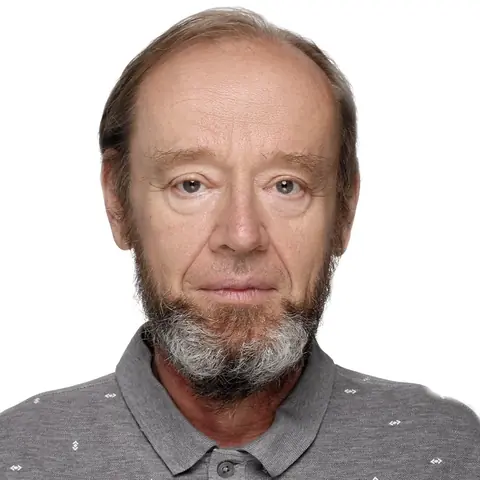 Portrait of Christopher Lozinski